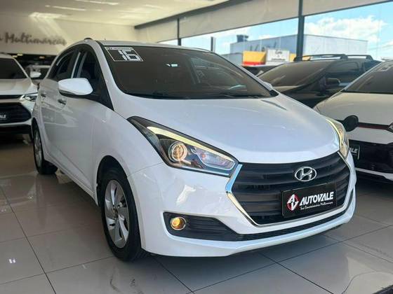 HYUNDAI HB20 1.6 PREMIUM 16V FLEX 4P AUTOMÁTICO HYUNDAI HB20 1.6 PREMIUM 16V FLEX 4P AUTOMÁTICO